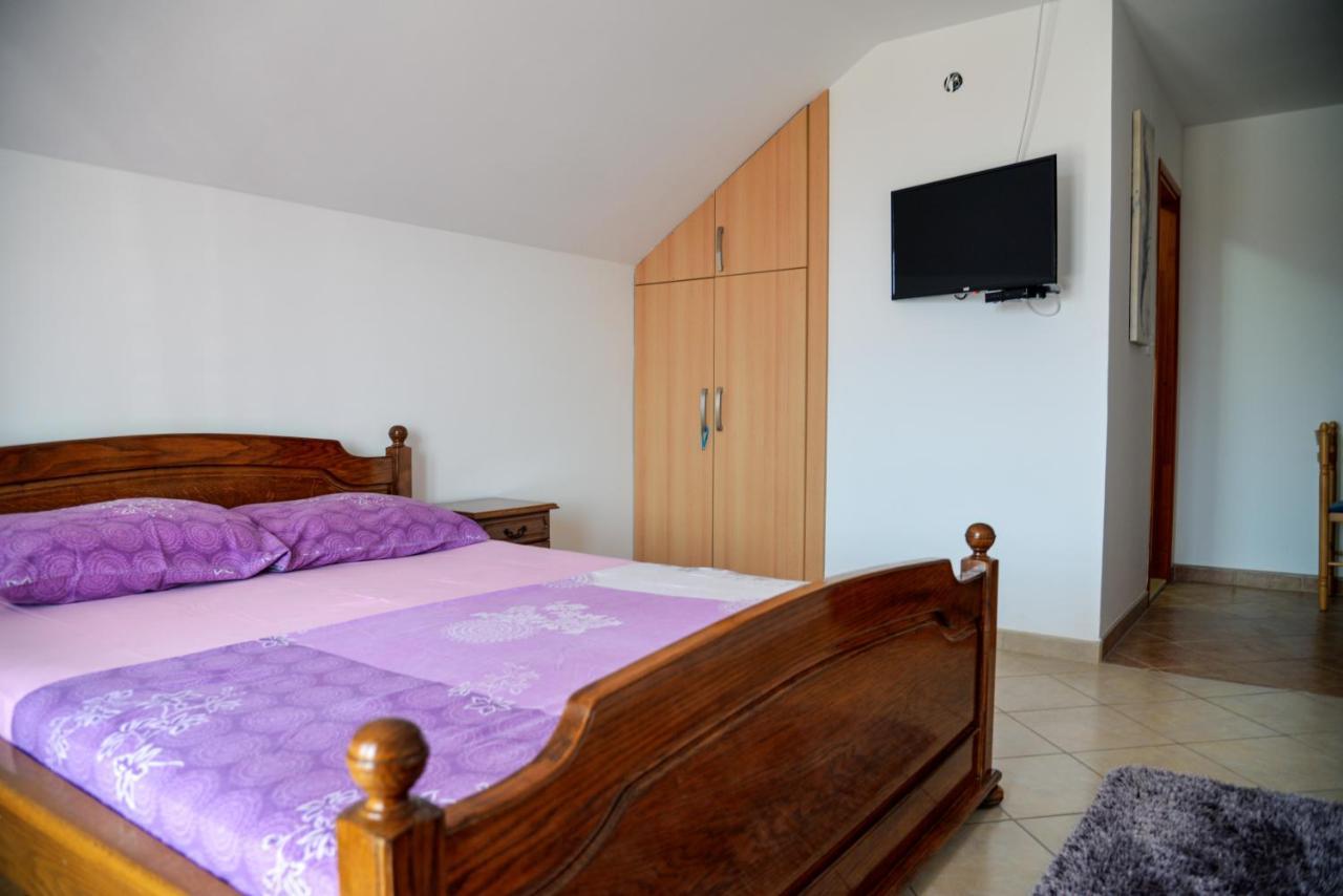 Guest House Ivana Tivat Buitenkant foto