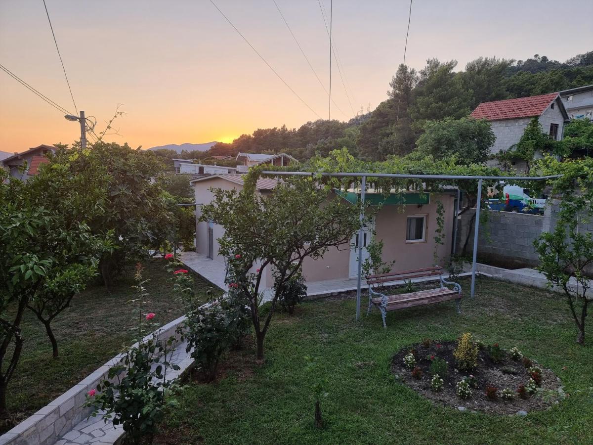 Guest House Ivana Tivat Buitenkant foto