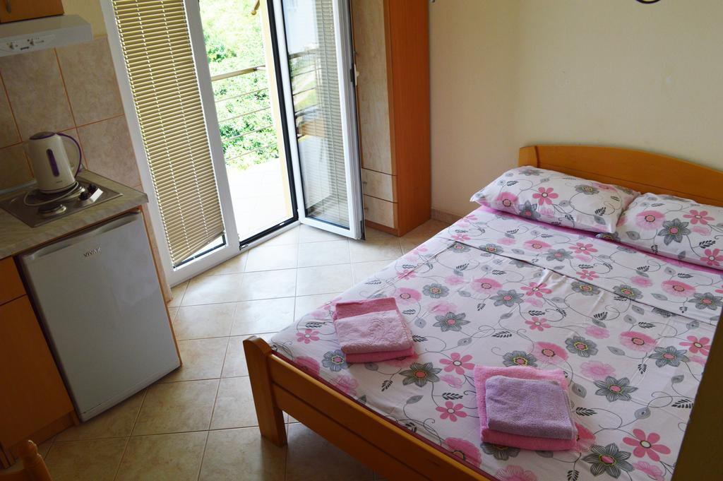 Guest House Ivana Tivat Buitenkant foto